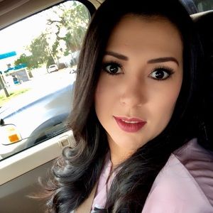 Meet your Posher, Valeria